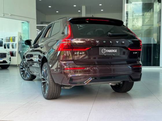 VOLVO XC60 2.0 T8 PHEV ULTRA DARK AWD GEARTRONIC